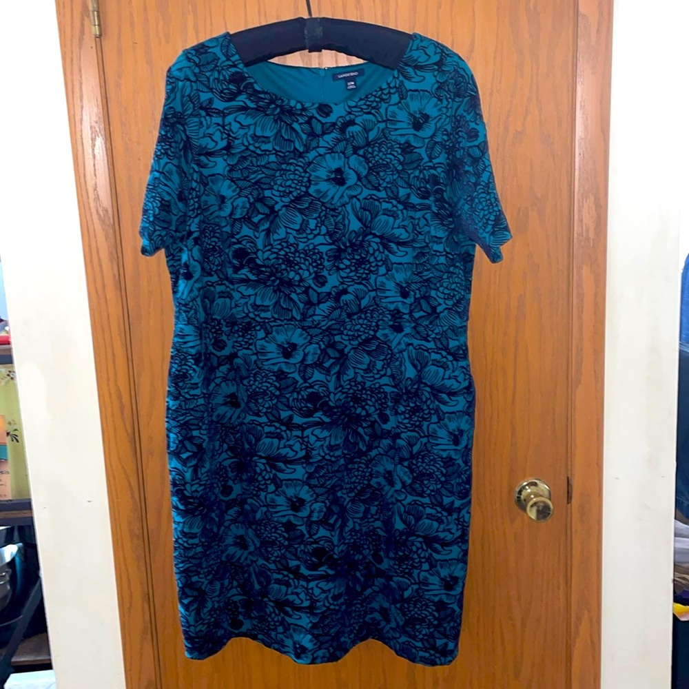 LAND’s END dress.  Teal color with floral embossed design.  Size 22W.